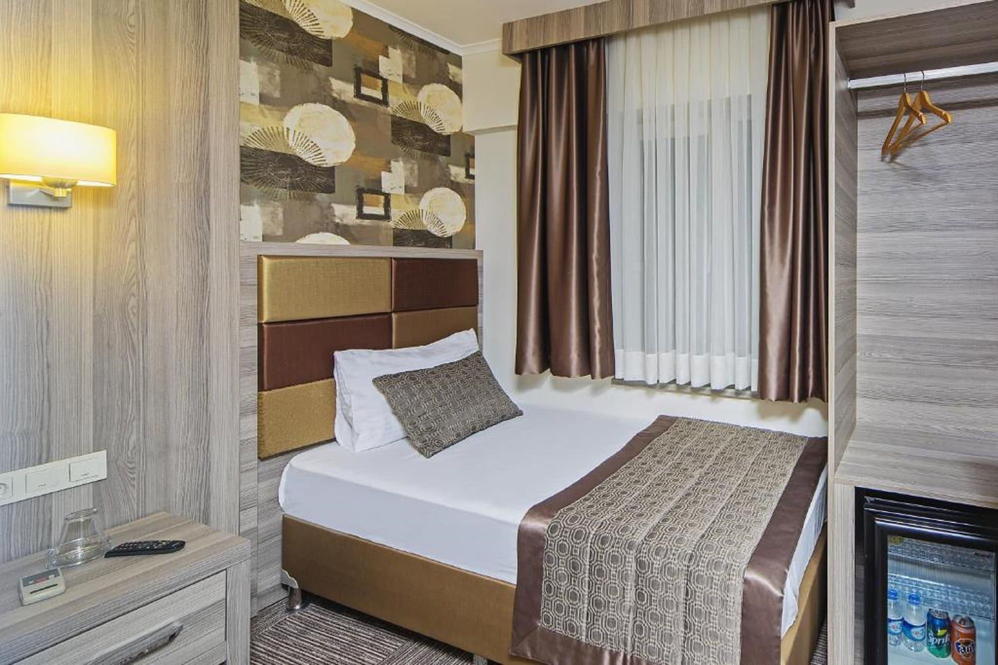 Pera Arya Hotel Istanbul Exterior photo